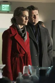 Werden Kate Beckett (Stana Katic, l.) und Richard Castle (Nathan Fillion, r.) den M&ouml;rder des ber&uuml;hmten Hundetrainers Francisco Pilar finden?