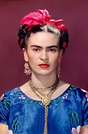 Frida Kahlos Selbstportr&auml;ts haben die Kunstgeschichte gepr&auml;gt. Die markanten Gesichtsz&uuml;ge der Malerin sind heute allgegenw&auml;rtig.