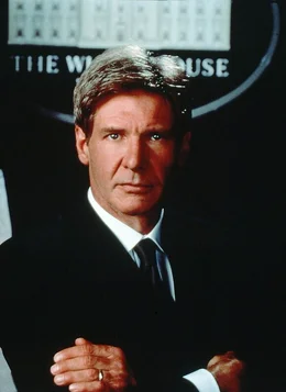 President James Marshall (Harrison Ford) hat t&auml;glich schwere Entscheidungen zu treffen. Durch sein Amt bringt er sein Leben in Gefahr.  +++ Die Verwendung des sendungsbezogenen Materials ist nur mit dem Hinweis und Verlinkung auf RTL+ gestattet. +++