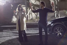 Auf der Suche nach den Entf&uuml;hrern von Consuelos Sohn geraten Consuelo (Paz Vega, l.) und Kommissar Falc&oacute;n (Juan Diego Botto, r.) in einen gef&auml;hrlichen Hinterhalt.