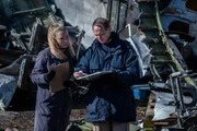 Al Dickinson (played by Kurt Logan) sketches the crash site of United Express Flight 6291. The commuter plane crashed into a warehouse in the winter.