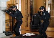 Daniel 'Hondo' Harrelson (Shemar Moore, l.) und Christina 'Chris' Alonso (Lina Esco)