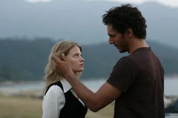 Als Largo (Tomer Sisley) endlich nach Hongkong zur&uuml;ckgekehrt ist, um eine &Uuml;bernahme der Firma zu verhindern, erh&auml;lt er unerwartet Hilfe von der sch&ouml;nen Naomi/Lea (M&eacute;lanie Thierry), die ihn als Chauffeurin verkleidet am Flughafen empf&auml;ngt.