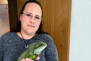 Biggi Keller vom &laquo;Verein AquaTerra-Herz&raquo; mit Linn, einer Wasseragame