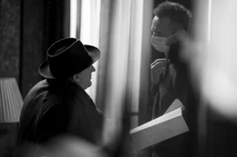 Maigret et la jeune morte - Un film de Patrice Leconte, d&acirc;&euro;&trade;apr&Atilde;&uml;s le roman &Atilde;&copy;ponyme de Georges Simenon - Sc&Atilde;&copy;nario et Patrice Leconte et J&Atilde;&copy;r&Atilde;&acute;me Tonnerre - Avec G&Atilde;&copy;rard Depardieu (Maigret), Jade Labeste (Betty), M&Atilde;&copy;lanie Bernier (Jeanine), Bertrand Poncet (Lapointe), Aurore Cl&Atilde;&copy;ment (la m&Atilde;&uml;re de Laurent), Pierre Moure (Laurent-, Clara Antoons (Louise), Jean-Paul Comart (Janvier), Herv&Atilde;&copy; Pierre (Dr Paul), Loudia Gentil (logeuse immeuble Louise), Anne Lioret (Mme Maigret), Elisabeth Bourgine (Ir&Atilde;&uml;ne), Philippe du Janerand (le jude), Andr&Atilde;&copy; Wilms (Kaplan) - Yves Angelo DOP