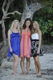 Die H2O-M&auml;dels (v.l.n.r.): Rikki (Cariba Heine), Cleo (Pheobe Tonkin) und Bella (Indiana Evans)
