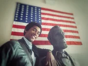 Barack Obama (Benito Bause) ist zufrieden. Nicht nur, dass sein Studium ihm zu einer beispiellosen Karriere f&uuml;hren wird, der k&uuml;nftige US-Pr&auml;sident genie&szlig;t die Zeit an der Uni in vollen Z&uuml;gen. Aber was wird seine Freundin Sheila dazu sagen?