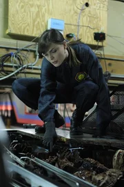 Brennan (Emily Deschanel)