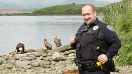 Auf Streife in der Wildnis. Jason Pforsich ist Polizist auf der Aleuteninsel Unalaska.