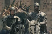 l-r: Freddie Fox als Ser Gwayne Hightower, Fabien Frankel als Ser Criston Cole l-r: Freddie Fox als Ser Gwayne Hightower, Fabien Frankel als Ser Criston Cole