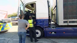 Sie ist die wichtigste Ost-West-Verbindung in Deutschland. Auf einer L&auml;nge von 473 Kilometern verbindet die A2 Berlin mit dem bedeutendsten wirtschaftlichen Ballungsraum der Republik - dem Ruhrpott. Die Doku zeigt den t&auml;glichen Irrsinn zwischen Staus, Termindruck und verzweifelter Parkplatzsuche.