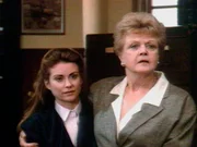 Jessica (Angela Lansbury) hat für die Verdächtige Molly (Megan Mullally) die Kaution gestellt. Jessica (Angela Lansbury) hat für die Verdächtige Molly (Megan Mullally) die Kaution gestellt.