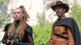 Jeanne (Penelope Mitchell, l.); Roy Pulsipher (Jeffrey Donovan, r.)