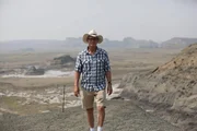 Professor Mark Richards spazierend in der Hell Creek in North Dakota.