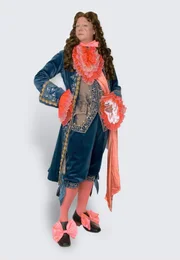 Der Kaiser Friedhelm der Fesche (Matthias Brandt) will Kleider, wie es sie kein zweites Mal gibt.