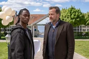 Tony Haller (Eugene Boateng) und Daniel Kerner (Christian Erdmann, r.) noch ganz am Anfang ihrer Ermittlungen.