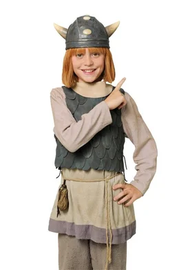 Der kleine Wickie (Jonas H&auml;mmerle) lebt mit seinen Eltern Halvar und Ylva im Wikingerdorf Flake. Anders als die anderen Wikinger, die von Natur aus stark, unerschrocken und laut sind, ist er zur&uuml;ckhaltend und zart besaitet. Daf&uuml;r besitzt er eine Gabe, die kaum ein anderer Wikinger hat ...