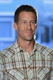 Mike (James Denton) und Susans neuer Freund Jackson, wollen sich treffen, was Susan ganz schrecklich findet. Denn sie hat Angst, was Mike ihm alles &uuml;ber sie erz&auml;hlen k&ouml;nnte ...