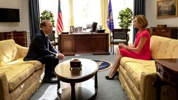 Pr&auml;sident Chambers (Bob Odenkirk, l.); Charlotte Field (Charlize Theron, r.)