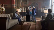 V. li. n. re.: Rebecca (Sarah Sanders), ihr Bruder Aaron (Eelco Smits), Kommissarin Ren&eacute;e (Birgit Welink), Soko-Chef Bram de Groot (Fedja van Hu&ecirc;t) und Polizist Jonker (Aus Greidanus Jr.) rekonstruieren den Tathergang.