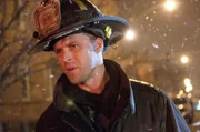 Matthew Casey (Jesse Spencer) muss einen Kollegen auffordern, sein Abzeichen abzugeben, weil er eine Gefährdung für das ganze Team ist. +++ Matthew Casey (Jesse Spencer) muss einen Kollegen auffordern, sein Abzeichen abzugeben, weil er eine Gefährdung für das ganze Team ist. +++