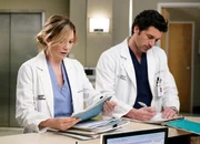 Gedankenaustausch: Ellen Pompeo als Dr. Meredith Grey, Patrick Dempsey als Dr. Derek Shepherd (Copyright SRF/ABC Studios)