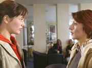 MDR Fernsehen IN ALLER FREUNDSCHAFT FOLGE 230, "Die verlorene Tochter", am Samstag um 15:10 Uhr. Pia hat Alina &uuml;ber Jonas Unfall informiert, woraufhin Alina sofort nach Leipzig gereist ist. Alina hat ihre Mutter Pia und ihre Familie schon seit l&auml;ngerem nicht mehr gesehen. Der Kontakt zwischen ihnen ist fast abgebrochen.