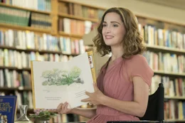 Bea (Rose Byrne)