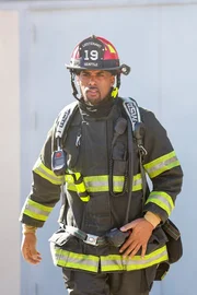 Boris Kodjoe (Robert Sullivan).