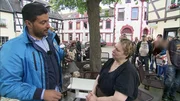 Auf dem Flohmarkt muss Sükrü sein ganzes Verkaufstalent unter Beweis stellen. Auf dem Flohmarkt muss Sükrü sein ganzes Verkaufstalent unter Beweis stellen.