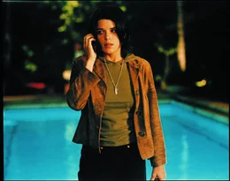 Langsam d&auml;mmert der allein lebenden Sidney (Neve Campbell), dass ein sadistischer Serienkiller mit einem Handy vor ihrem Haus steht und mit ihr Katz und Maus spielt ...