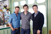 Jamie Oliver und Jimmy Doherty (l.) mit David Tennant (M.)