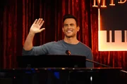 Max (Cheyenne Jackson)