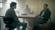 Immer wieder: Kommissarin Rita Berg (Nina Gummich, Mitte) verhört mit ihrem Kollegen Jens Auer (Florian Karlheim, re.) den Verdächtigen Jona Kepler (Thomas Prenn, li.). Immer wieder: Kommissarin Rita Berg (Nina Gummich, Mitte) verhört mit ihrem Kollegen Jens Auer (Florian Karlheim, re.) den Verdächtigen Jona Kepler (Thomas Prenn, li.).