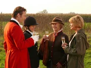 ARD MEINE LIEBE FAMILIE - ZEIT FÜR VERÄNDERUNG, Deutschland 2008, Regie Dagmar Damek, am Samstag (05.01.13) um 12:03 Uhr im Ersten. Wolfgang (Alexander Strobele) hat seine Frau Barbara (Uschi Glas, re.) zusammen mit seiner Schwiegermutter Elisabeth (Bibiana Zeller, 2.v.re.) und seiner Tochter Ina (Kathrin von Steinburg) zur Jagd eingeladen. ARD MEINE LIEBE FAMILIE - ZEIT FÜR VERÄNDERUNG, Deutschland 2008, Regie Dagmar Damek, am Samstag (05.01.13) um 12:03 Uhr im Ersten. Wolfgang (Alexander Strobele) hat seine Frau Barbara (Uschi Glas, re.) zusammen mit seiner Schwiegermutter Elisabeth (Bibiana Zeller, 2.v.re.) und seiner Tochter Ina (Kathrin von Steinburg) zur Jagd eingeladen.