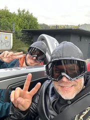 v.l.: Ferry Weiss und Sidney Hoffmann im SLR Stirling Moss v.l.: Ferry Weiss und Sidney Hoffmann im SLR Stirling Moss