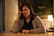 Jo Evans (Allison Tolman)