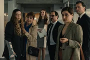 (v.l.n.r.) L&uacute;a (Eva Barreiro); F&aacute;tima (Mercedes Sampietro); Inma (Cristina Casta&ntilde;o); Jon&aacute;s (Xos&eacute; Manuel Esperante); Lilith (Sheyla Fari&ntilde;a); Santiago (Machi Salgado)