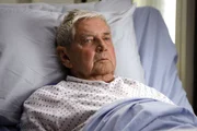 Der 80-jährige Irving Waller (Ralph Waite) kommt mit einem speziellen Wunsch ins Seattle Grace Hospital. Er möchte sich ein Penis-Implantat einsetzen lassen ... Der 80-jährige Irving Waller (Ralph Waite) kommt mit einem speziellen Wunsch ins Seattle Grace Hospital. Er möchte sich ein Penis-Implantat einsetzen lassen ...