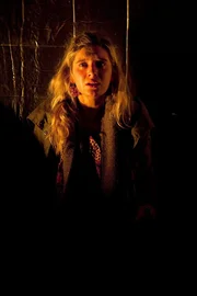 Ihr Leben steht auf dem Spiel: Bobby (Ariana Savalas) ... Ihr Leben steht auf dem Spiel: Bobby (Ariana Savalas) ...