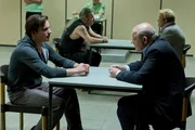 Wilsberg (Leonard Lansink, re.) befragt Richard Breiderhoff (Hannes Wegener) nach seinem Bruder.