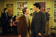 Geraten aneinander: Ted (Josh Radnor, r.) und Marshalls Boss Garrison Cootes (Martin Short , l.) ...