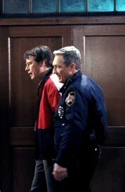 Bryan Cranston (Hal, li.).