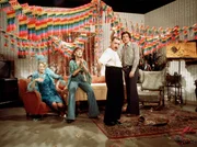 Die Tetzlaffs in gel&ouml;ster Silvesterlaune (von links: Elisabeth Wiedemann, Hildegard Krekel, Heinz Schubert und Diether Krebs).