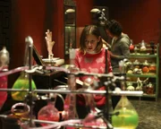 Sue (Eden Sher) muss ein Geheimnis offenbaren ... Sue (Eden Sher) muss ein Geheimnis offenbaren ...