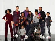 (v.li.): Zoey Johnson (Yara Shahidi), Andre ‚Junior‘ Johnson jr. (Marcus Scribner), Ruby (Jenifer Lewis), Devonte Johnson (Austin/Berlin Gross), Pops (Laurence Fishburne), Diane Johnson (Marsai Martin), Rainbow ‚Bow‘ Johnson (Tracee Ellis Ross), Andre ‚Dre‘ Johnson (Anthony Anderson), Jack Johnson (Miles Brown). (v.li.): Zoey Johnson (Yara Shahidi), Andre ‚Junior‘ Johnson jr. (Marcus Scribner), Ruby (Jenifer Lewis), Devonte Johnson (Austin/Berlin Gross), Pops (Laurence Fishburne), Diane Johnson (Marsai Martin), Rainbow ‚Bow‘ Johnson (Tracee Ellis Ross), Andre ‚Dre‘ Johnson (Anthony Anderson), Jack Johnson (Miles Brown).