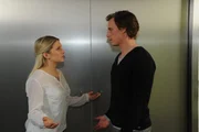 Tom (Patrick Kalupa, r.) kann Anna (Jeanette Biedermann, l.) einfach nicht sagen, was er für sie empfindet. Zunächst ist Anna frustriert, doch schließlich macht Paloma ihr klar, dass dies auch ein gutes Zeichen sein kann ... Tom (Patrick Kalupa, r.) kann Anna (Jeanette Biedermann, l.) einfach nicht sagen, was er für sie empfindet. Zunächst ist Anna frustriert, doch schließlich macht Paloma ihr klar, dass dies auch ein gutes Zeichen sein kann ...