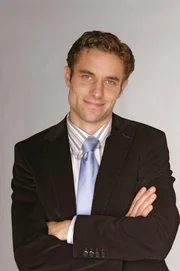 (2. Staffel) - Mehr als Personalchef bei Kerima Moda sein zu wollen, k&auml;me Max Petersen (Alexander Sternberg) nie in den Sinn. Seit ihrer gemeinsamen Studienzeit ist er Davids bester Freund.