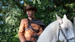 Roy Pulsipher (Jeffrey Donovan)