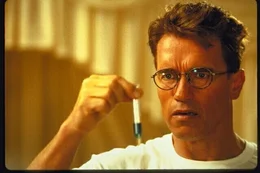 Arnold Schwarzenegger ('Dr. Alexander Hesse')